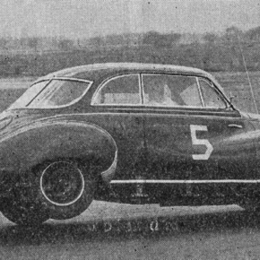 JIm lève une roue de la DKW à Chaterhall !!!